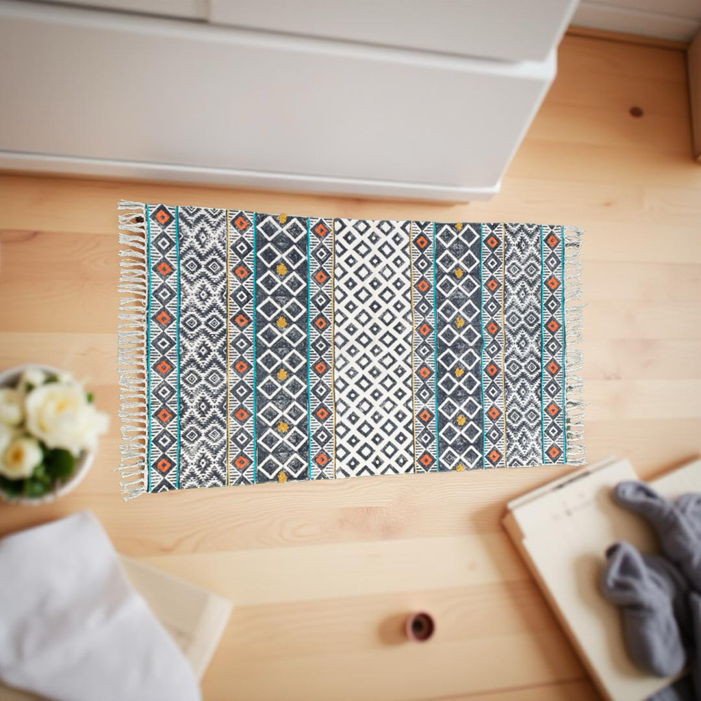 Hand block print Indian Dhurrie / Rug with hand embroidery ( 91.44*152.4cm / 3*5 feet )