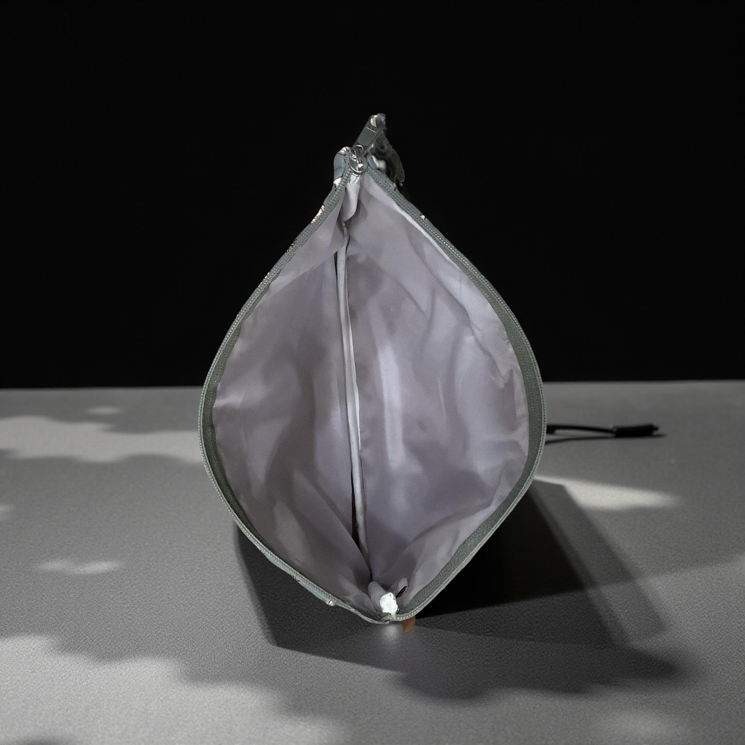 Grey motive  three piece pouch set