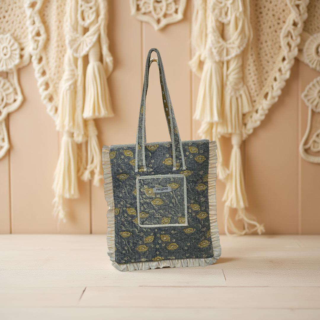 Frill shoulder tote bag with zip.