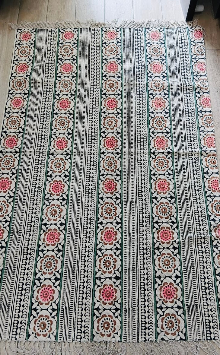 Hand block print Indian Dhurrie / Rug with hand embroidery(122*183cm /. 4*6 feet )