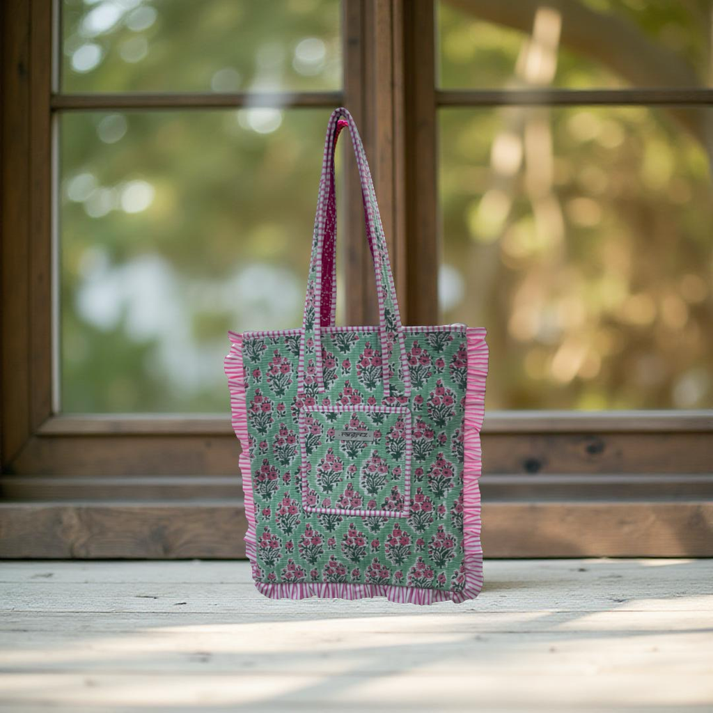 Frill shoulder tote bag with zip.