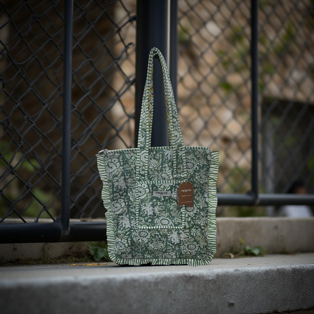 Frill shoulder tote bag with zip.