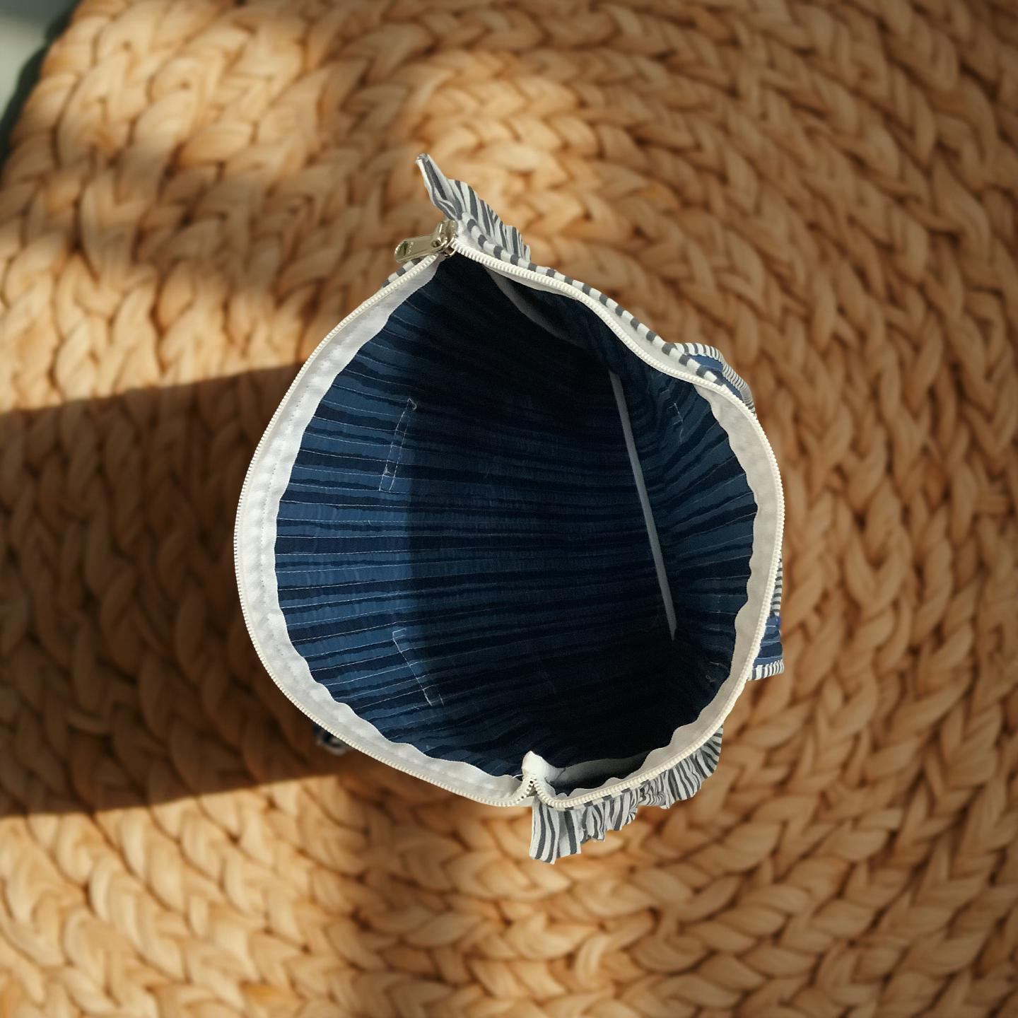 Frill Shoulder tote bag with zip