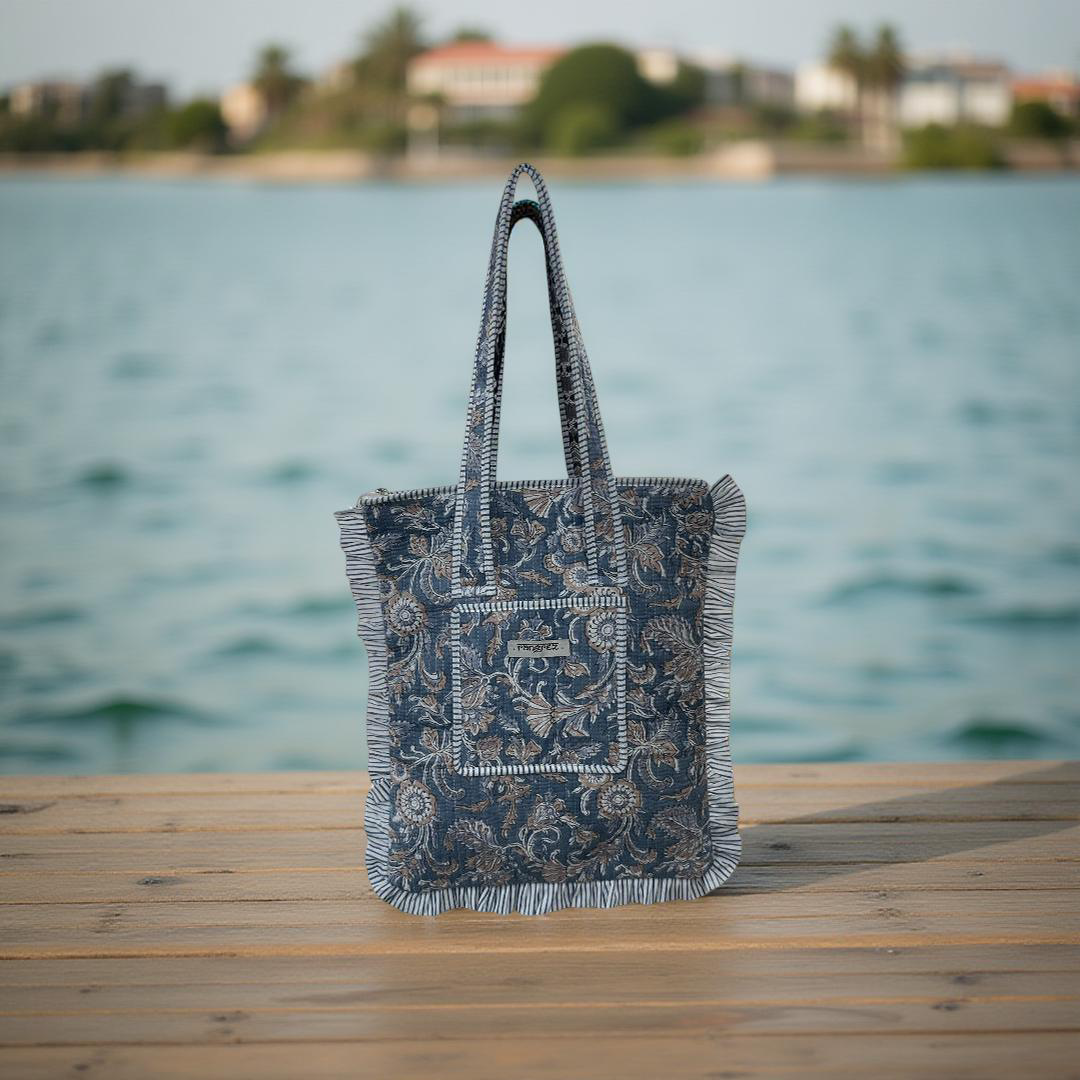 Frill shoulder tote bag with zip.