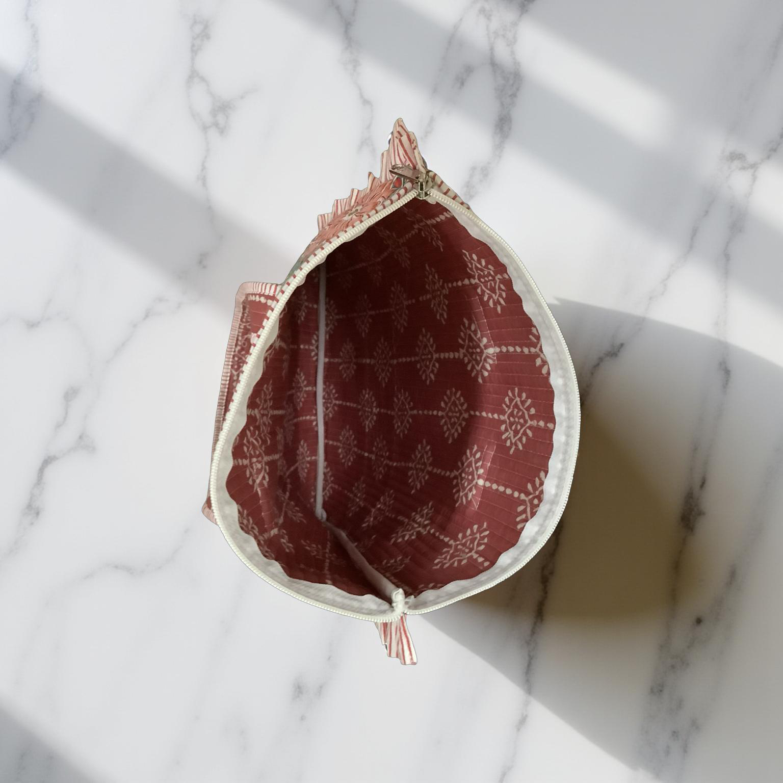 Frill shoulder tote bag with zip